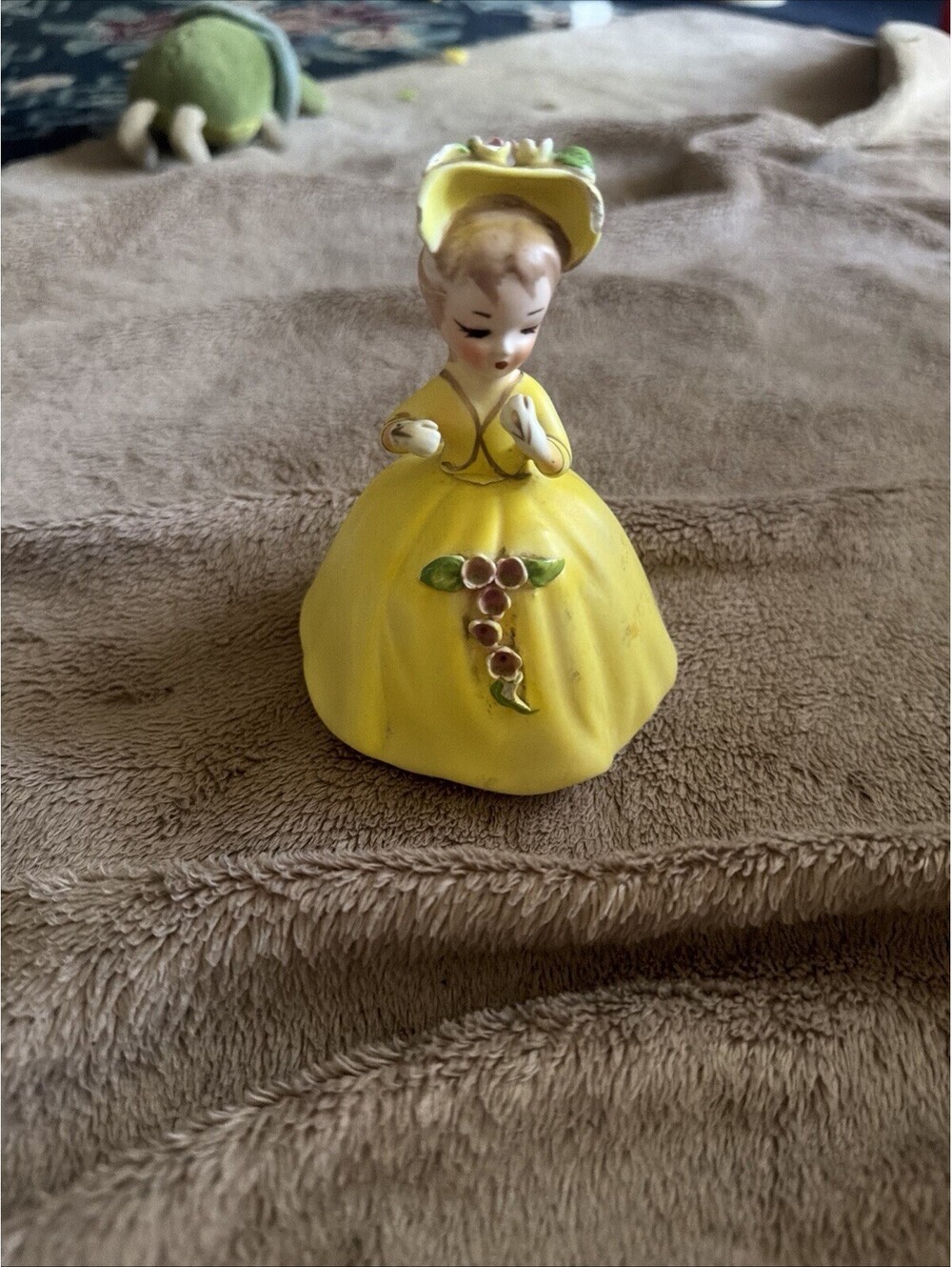 Vintage Porcelain Girl in Yellow Dress with Bonnet Figurine - Mexico (Y24)